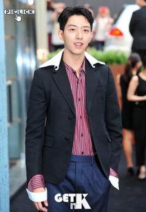 娱乐李正信,娱乐界的璀璨明星，魅力四射的舞台王者  第3张